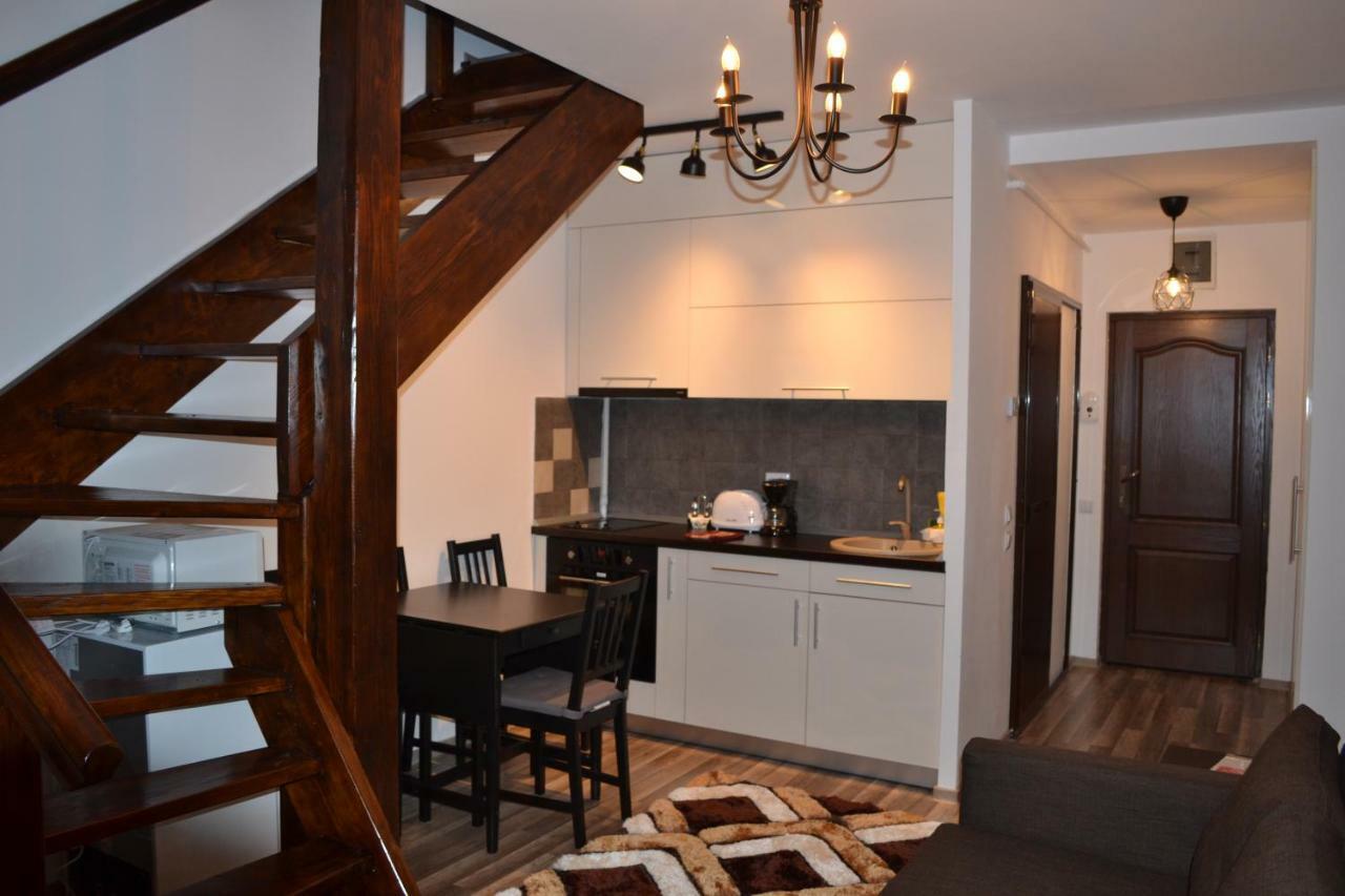 Apartment Golden Rose 1